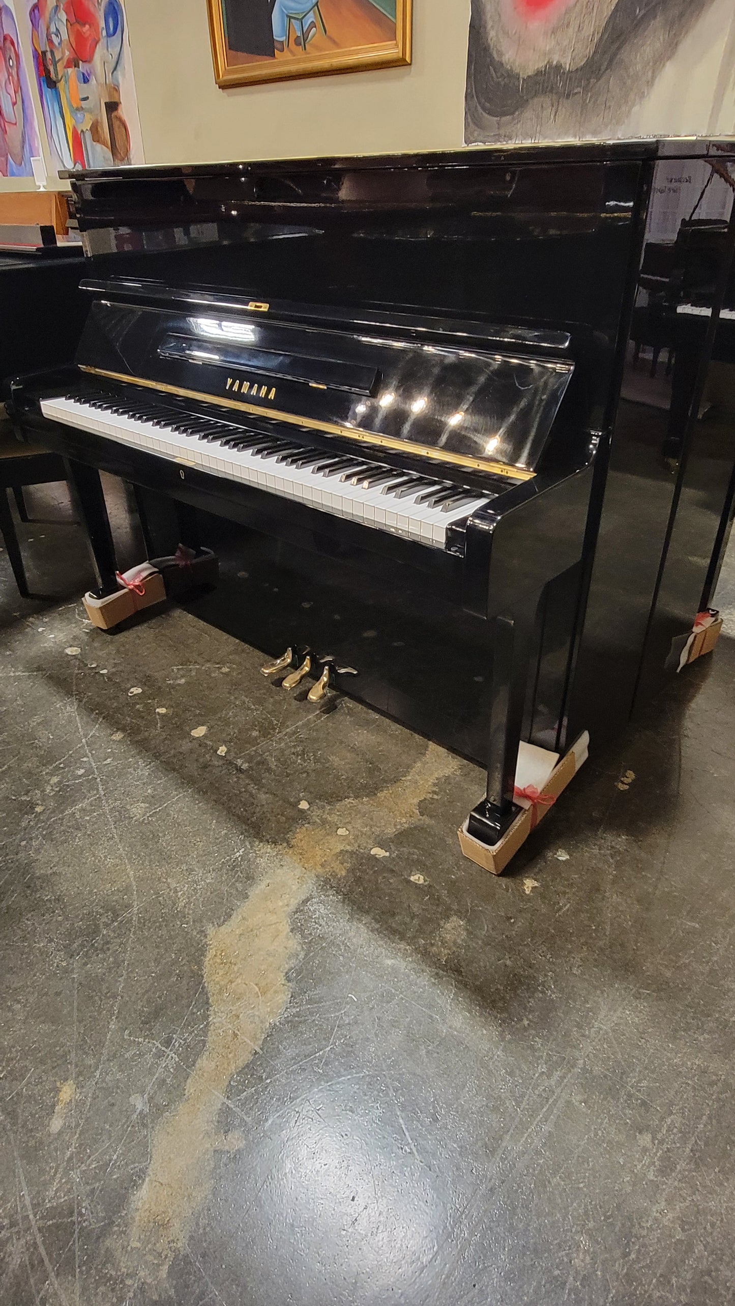 USED YAMAHA U1 PIANO | 48" | HIGH POLISH EBONY | $3,490 FOR SALE
