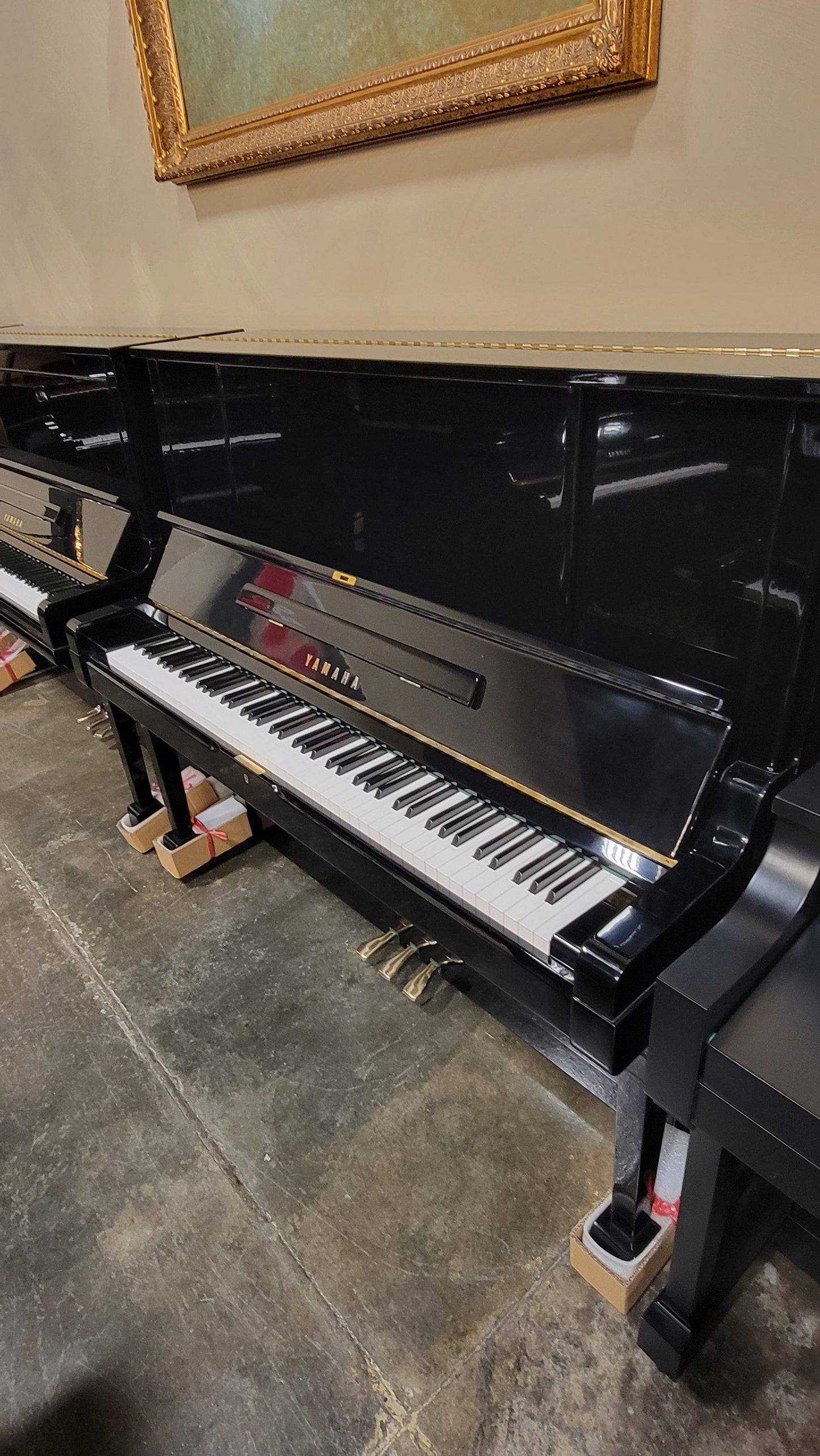 YAMAHA YUX 52 "HIGH POLISH EBONY SALE OR RENT
