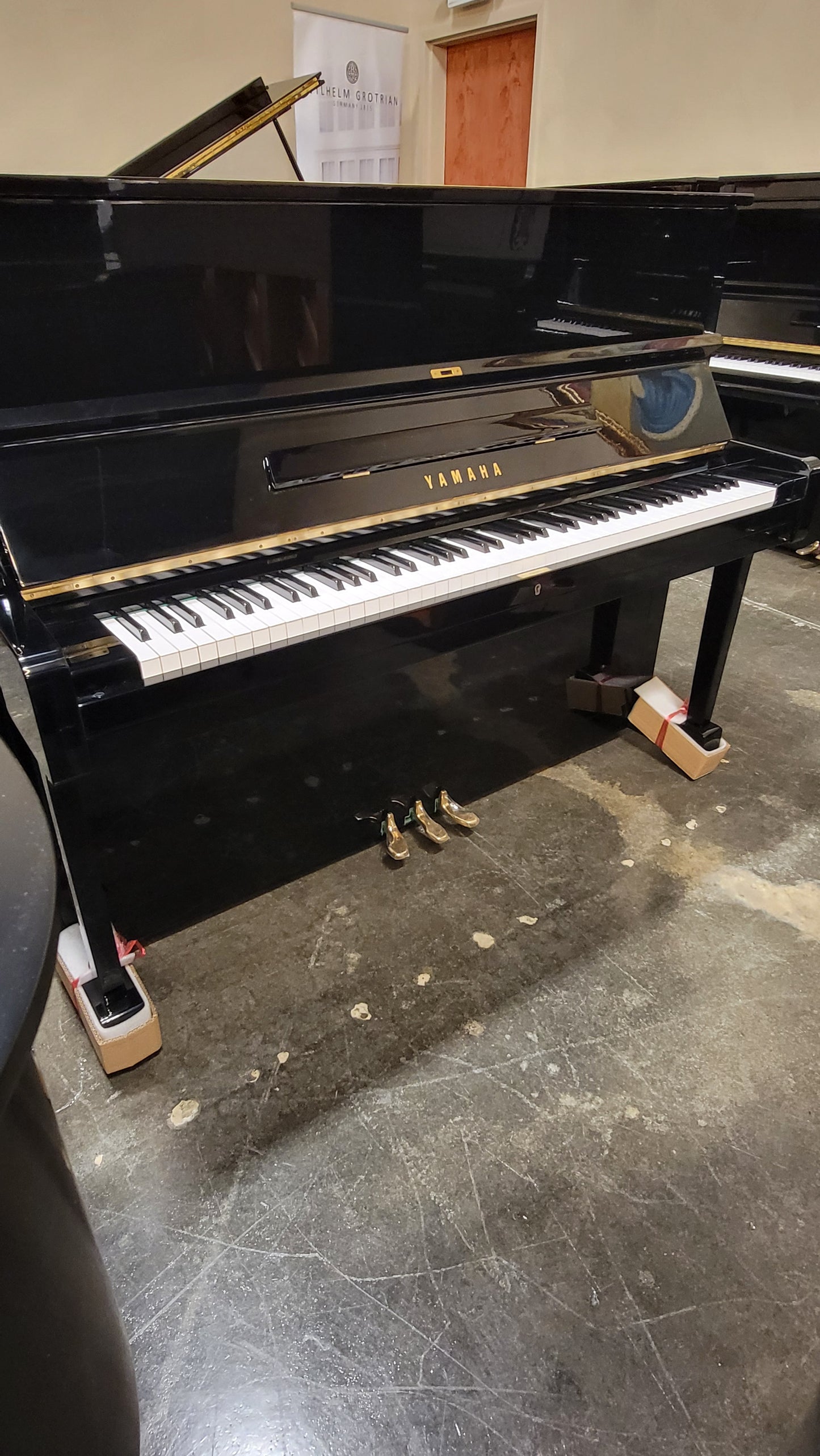 USED YAMAHA U1 PIANO | 48" | HIGH POLISH EBONY | $3,990 FOR SALE OR RENT