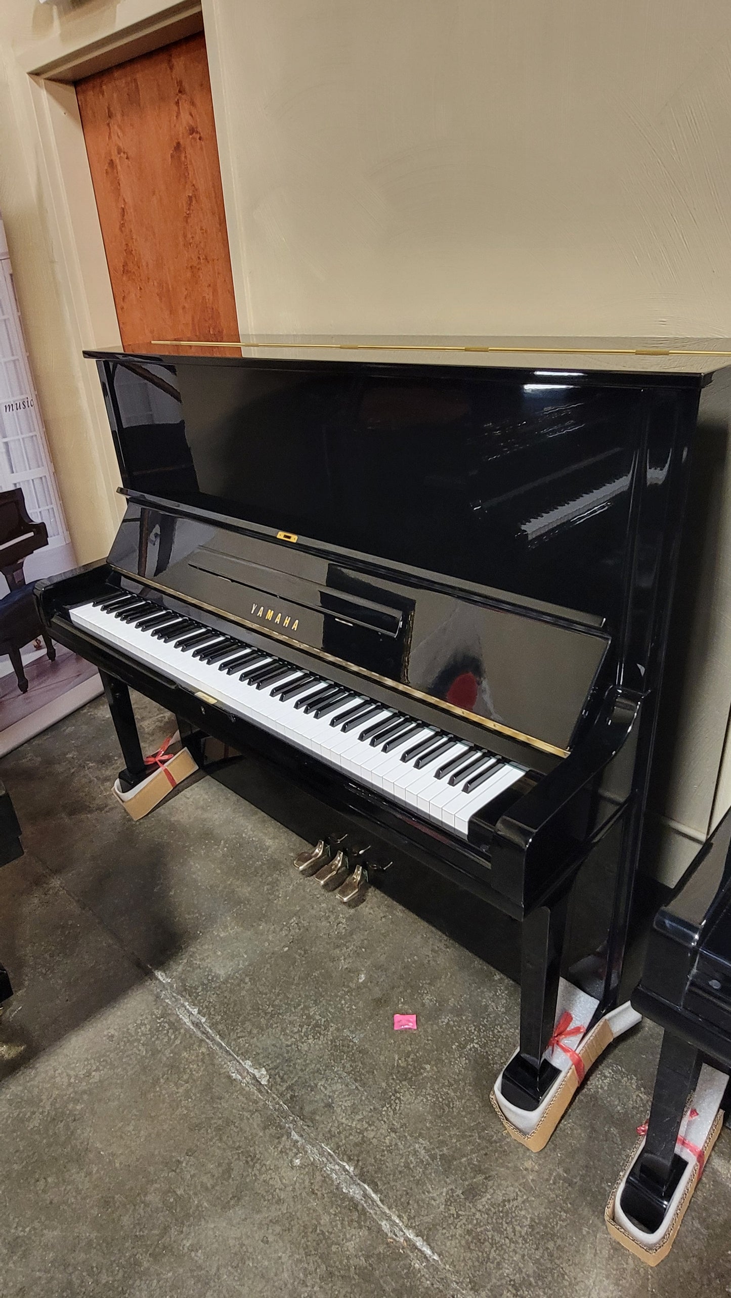 YAMAHA | U3 | HIGH POLISH EBONY | $4,990 | SALE OR RENT