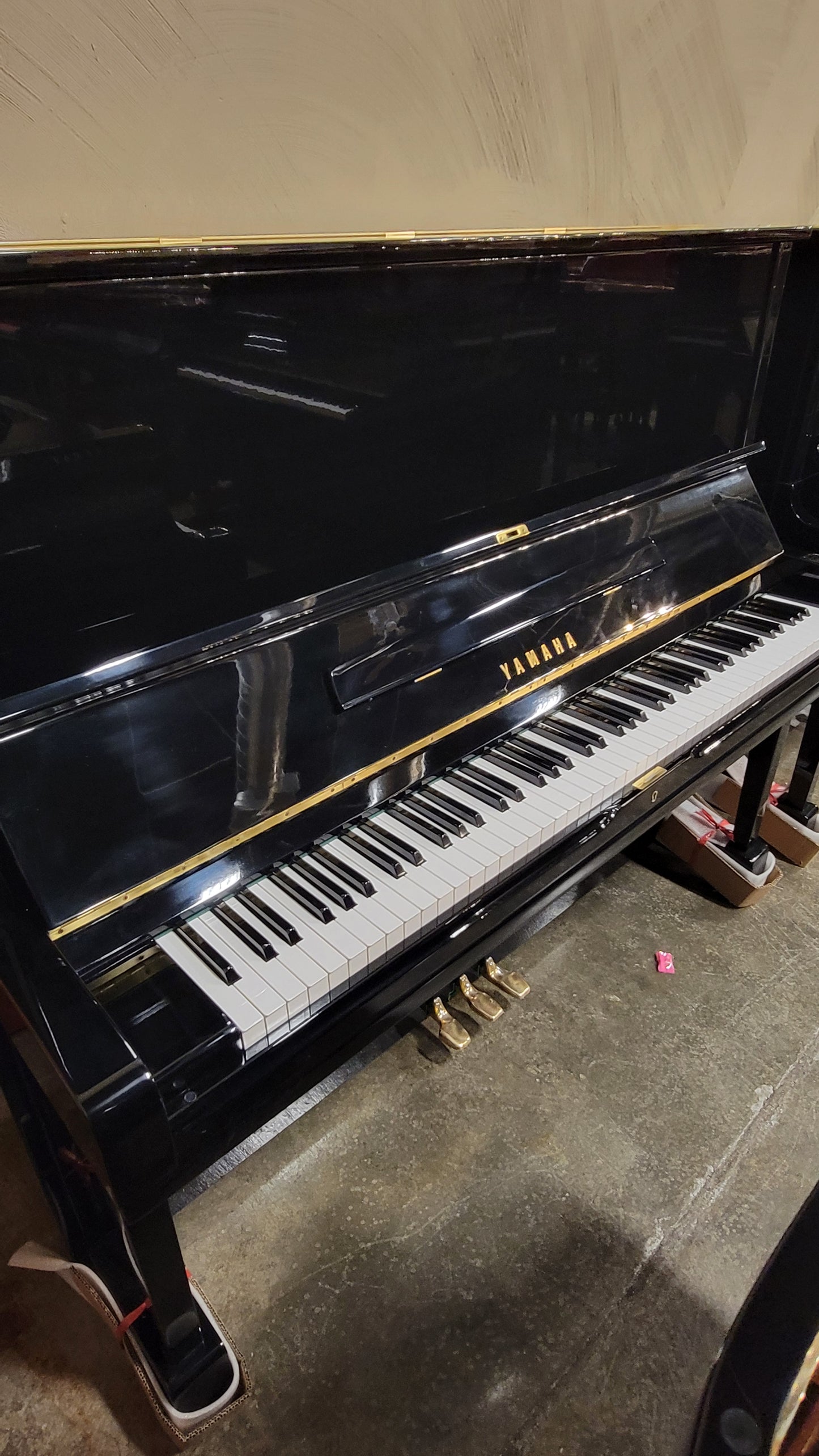 YAMAHA | U3 | HIGH POLISH EBONY | $4,990 | SALE OR RENT